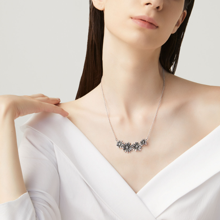 Giovanni Raspini Sterling Silver Daisies Swing Necklace