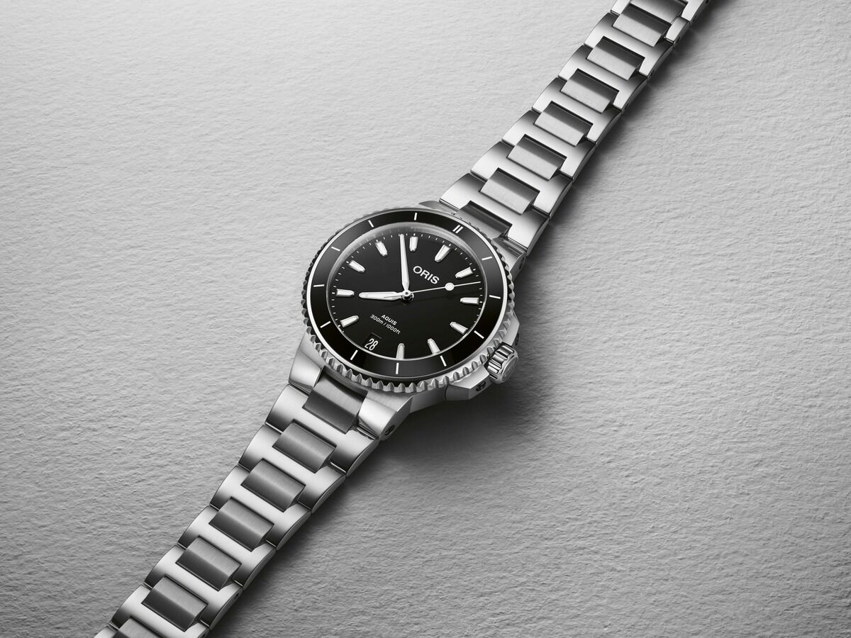 Oris Aquis Date Black Dial Stainless Steel Womens 36.5mm Watch