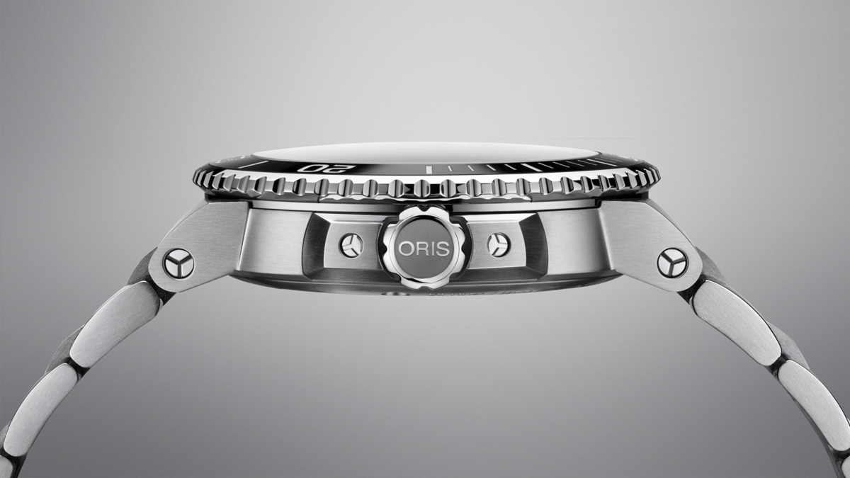 Oris Aquis Date Blue Dial Stainless Steel Mens 43.5mm Watch