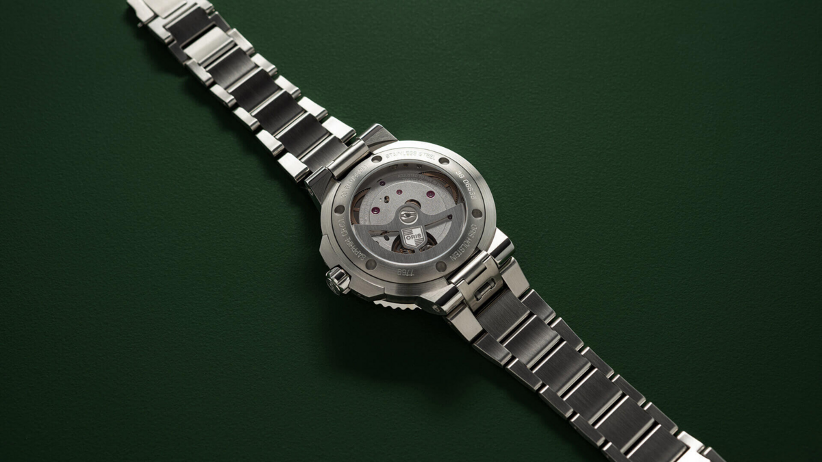 Oris Aquis Date Calibre 400 Green Dial Stainless Steel Mens 41.5mm Watch