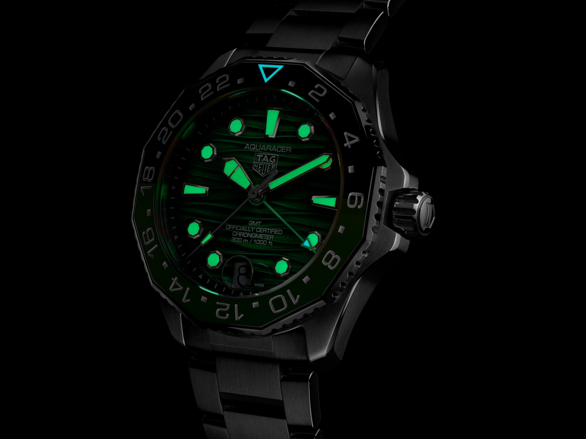 TAG Heuer Aquaracer Professional 300 GMT Green Dial Stainless Steel Mens Watch WBP5115.BA0013