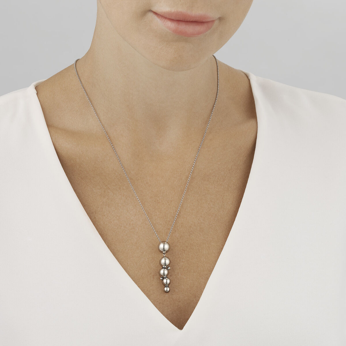 Georg Jensen MOONLIGHT GRAPES Sterling Silver Pendant Necklace 20000662