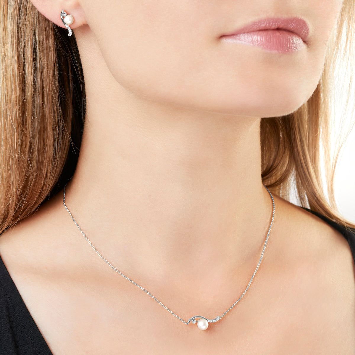 YOKO London Trend 18ct Gold, Pearl & Diamond Set Necklace