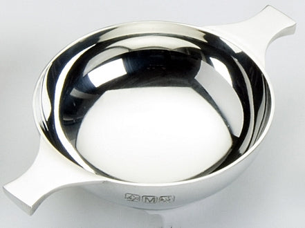 Traditional Pewter Plain Quaich (4" bowl)