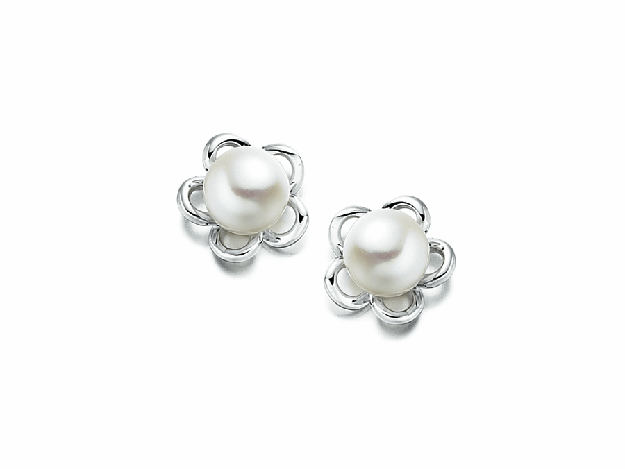 9ct White Gold Pearl Flower Design Stud Earrings