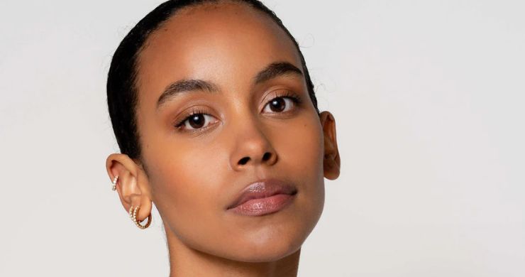 Hoop earrings in polished gold and sterling silver