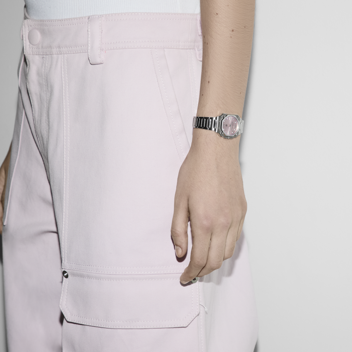 Gucci G-Flat Diamond Set Pink Dial Stainless Steel Womens Quartz Watch YA166501
