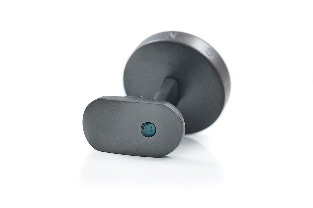 LEANSCHI Stealth DLC Stainless Steel Green & Black Carbon Fibre T-Bar Cufflinks