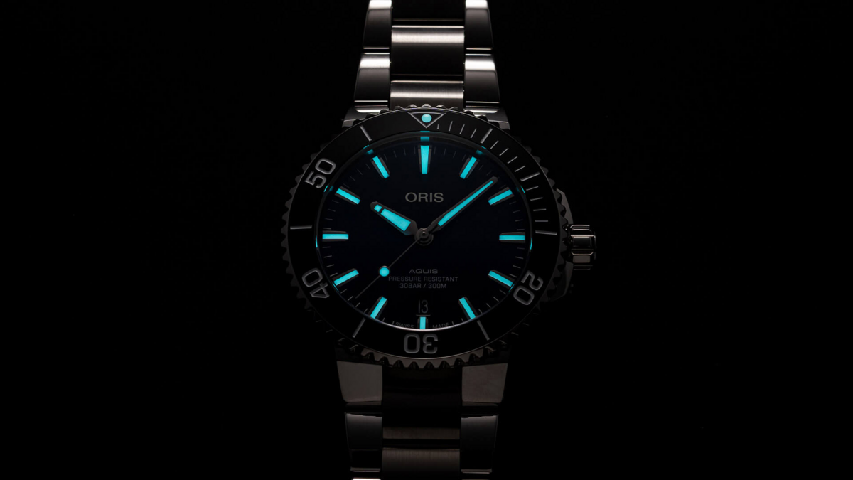 Oris Aquis Date Blue Dial Stainless Steel Mens 41.5mm Watch