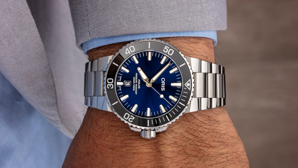 Oris Aquis Date Blue Dial Stainless Steel Mens 43.5mm Watch