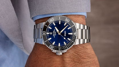 Oris Aquis Date Blue Dial Stainless Steel Mens 43.5mm Watch