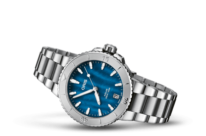 Oris Aquis Date Blue Mother of Pearl Dial Stainless Steel Womens 36.5mm Watch