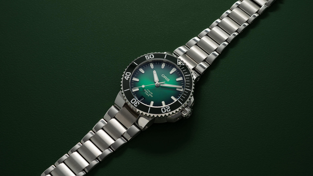 Oris Aquis Date Calibre 400 Green Dial Stainless Steel Mens 41.5mm Watch