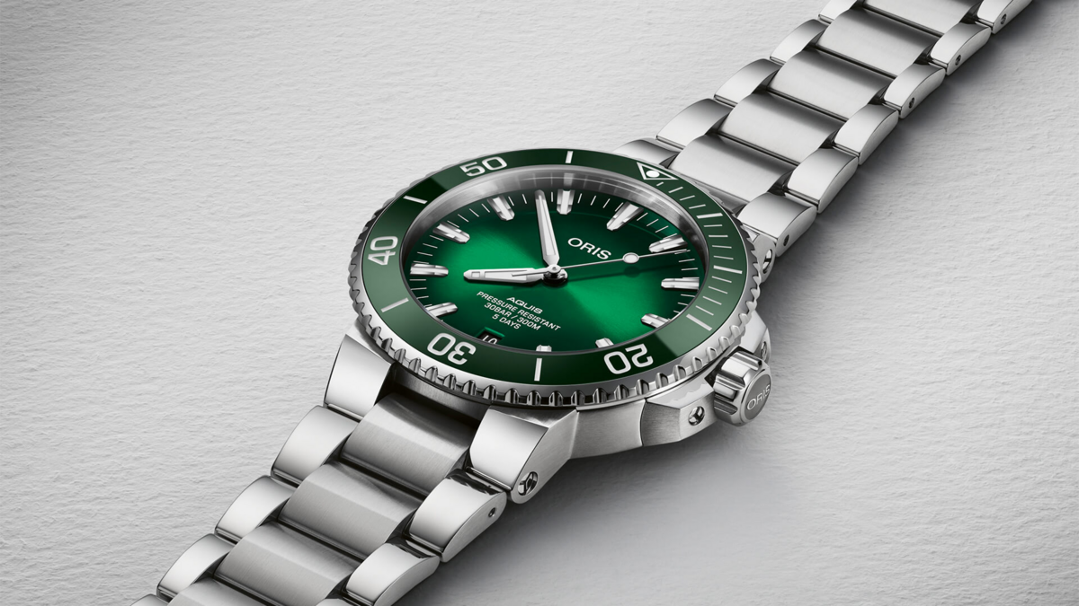 Oris Aquis Date Calibre 400 Green Dial Stainless Steel Mens 43.5mm Watch