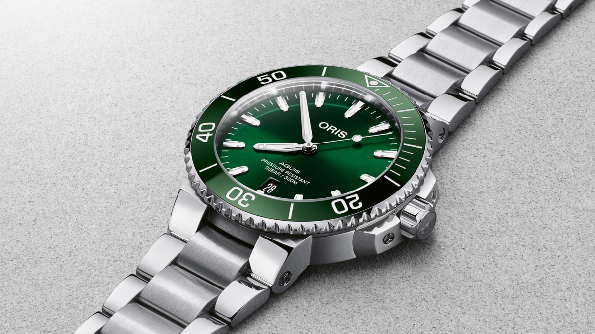 Oris Aquis Date Green Dial Stainless Steel Mens 41.5mm Watch