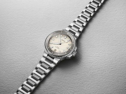 Oris Aquis Date Mother of Pearl Dial Stainless Steel Womens 36.5mm Watch