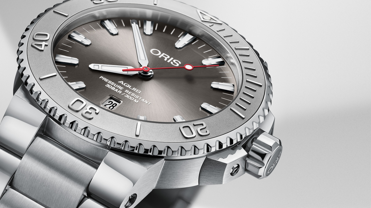 Oris Aquis Date Relief Grey Dial Stainless Steel Mens 43.5mm Watch