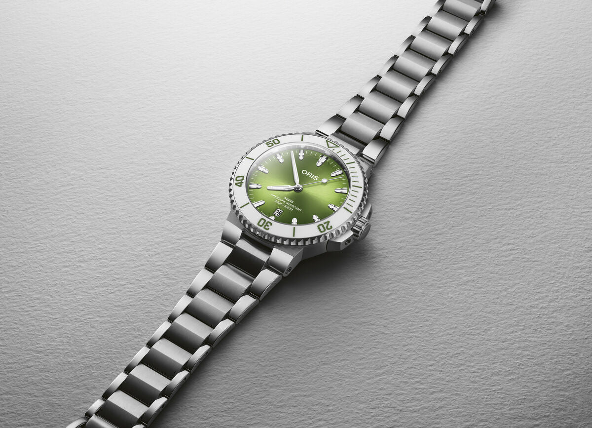 Oris Aquis Date Taste of Summer Green Dial Stainless Steel Mens 41.5mm Watch