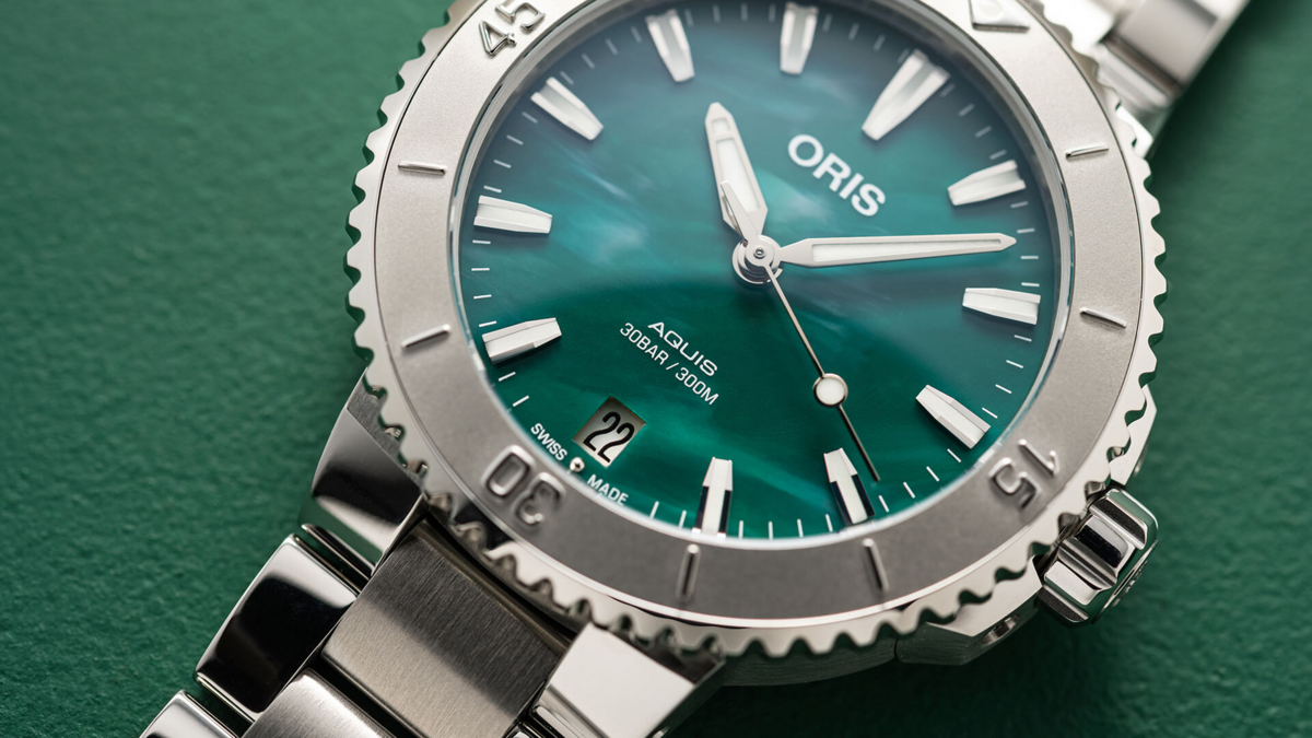 ORIS X BRACENET Aquis Green Dial Stainless Steel Womens 36.5mm Watch