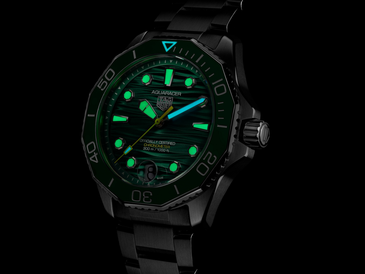 TAG Heuer Aquaracer Professional 300 Date Green Dial Stainless Steel Mens Watch  WBP5116.BA0013