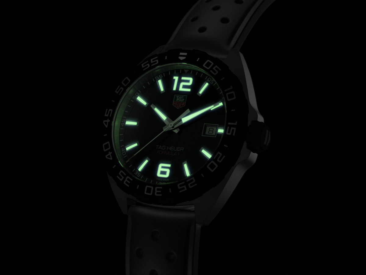 TAG Heuer Formula 1 Black Dial Stainless Steel Rubber Strap Mens Quartz Watch WAZ1110.FT8023