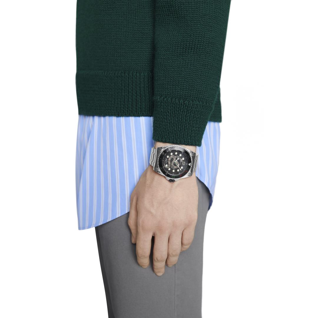 Gucci Dive Snake Black Dial Stainless Steel Mens Quartz Watch YA136218