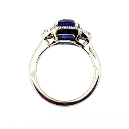 18ct White Gold Tanzanite & Diamond Set Fancy Cluster Ring