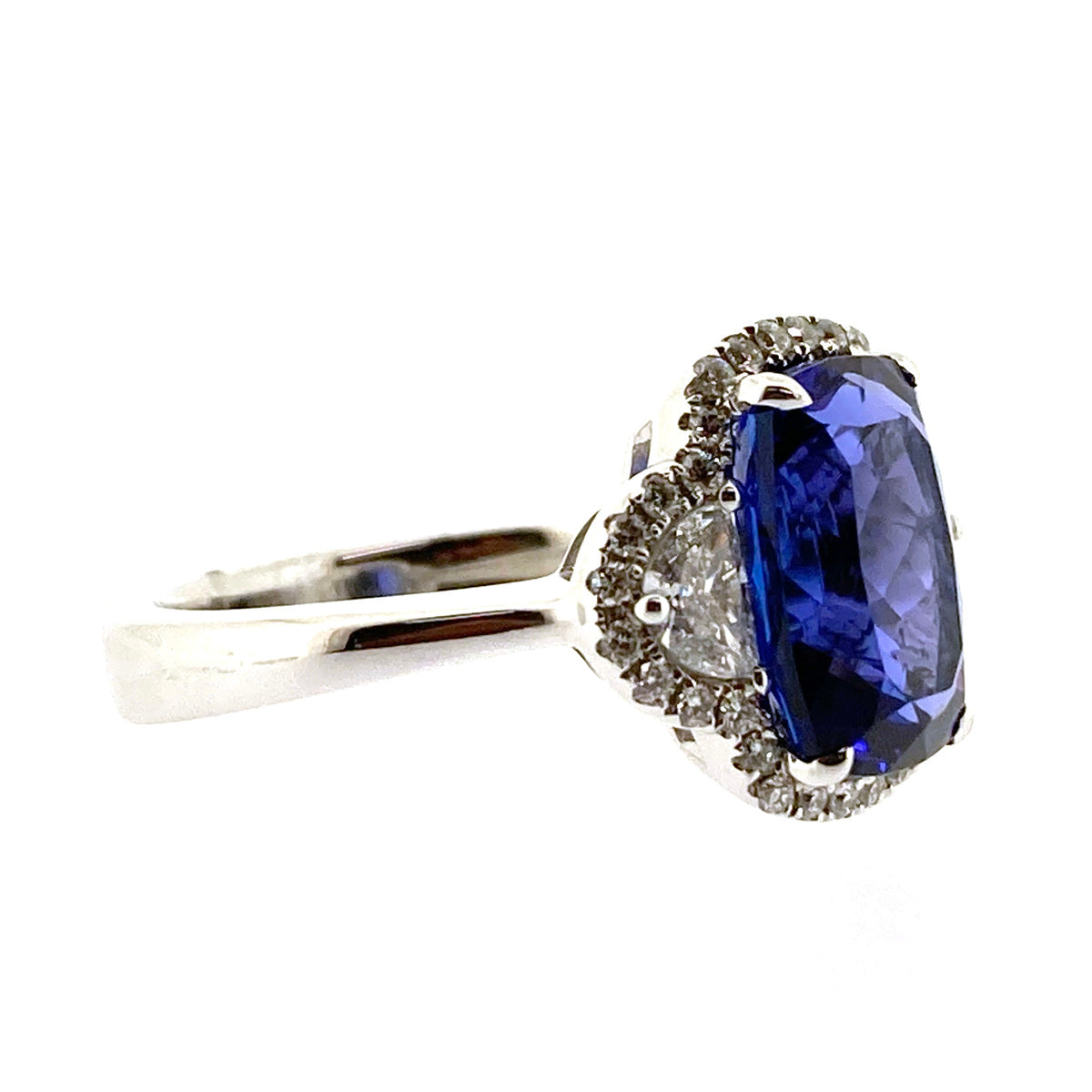 18ct White Gold Tanzanite & Diamond Set Fancy Cluster Ring