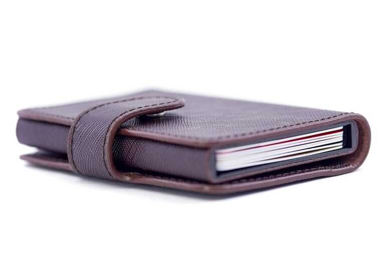 LEANSCHI Brown Leather RFID Safe Credit Card Holder with Aluminium Container
